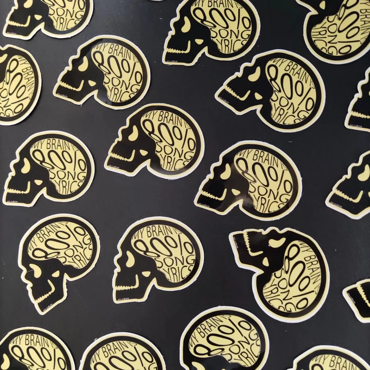 Skull "My brain is 80% song lyrics" sticker